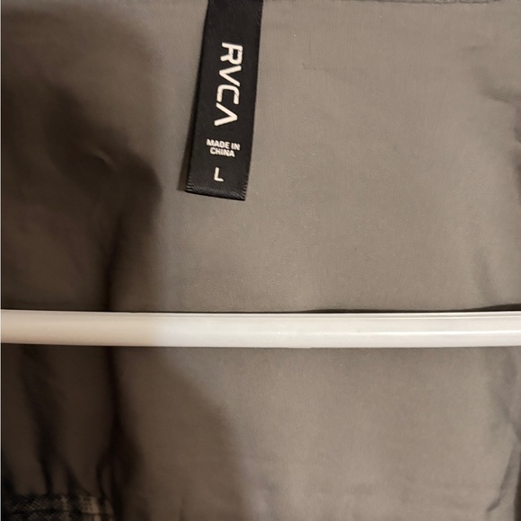NWOT - RVCA Button down Shirt - Picture 3 of 5